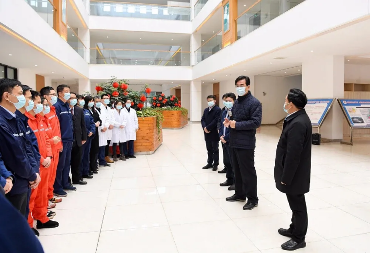 貴州省委副書記、省長李炳軍慰問西部產業基地駐地人員