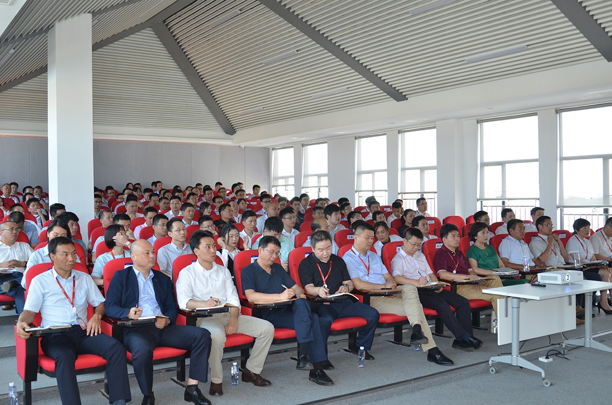 抓好技術創新，聚焦全球布局丨中偉新材料2019半年度干部會議召開