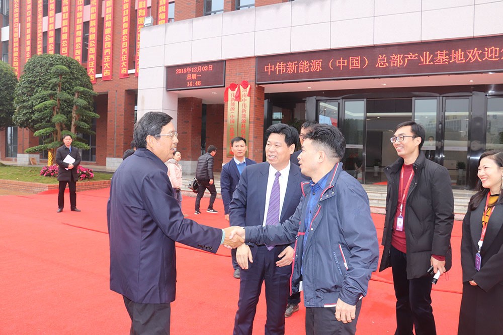 寧鄉(xiāng)經(jīng)濟技術(shù)開發(fā)區(qū)建區(qū)20周年參觀團到訪中偉新能源(中國)總部產(chǎn)業(yè)基地 寧鄉(xiāng)經(jīng)濟技術(shù)開發(fā)區(qū)建區(qū)20周年參觀團到訪中偉新能源(中國)總部產(chǎn)業(yè)基地
