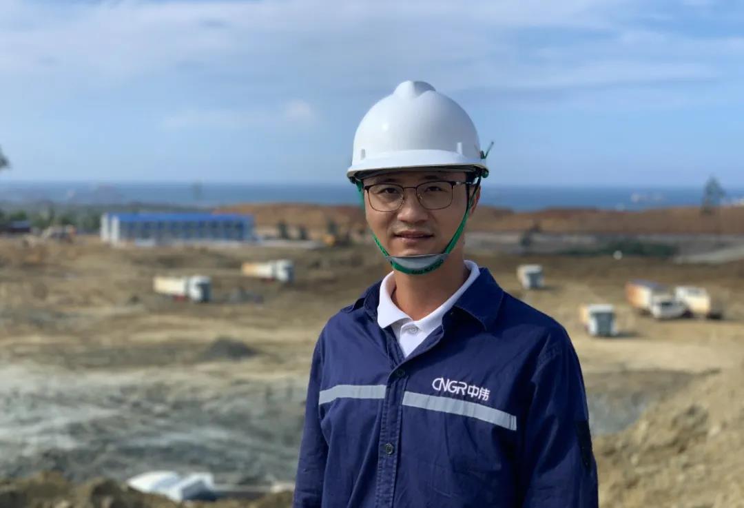 致敬奮斗者丨黃焱:將腳底的泥化作心中的光 整裝再出發 致敬奮斗者丨黃焱:將腳底的泥化作心中的光 整裝再出發