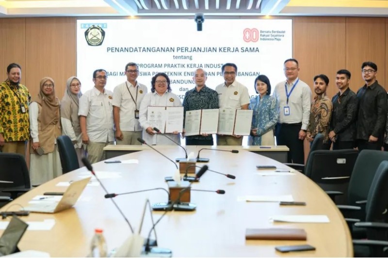 中偉股份同印尼萬隆能源與礦業理工學院、能礦部人力資源開發中心簽署合作協議 中偉股份同印尼萬隆能源與礦業理工學院、能礦部人力資源開發中心簽署合作協議