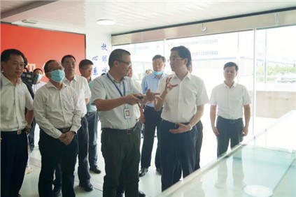 廣西壯族自治區(qū)人大常委會副主任、黨組副書記，自治區(qū)總工會主席張曉欽調(diào)研南部產(chǎn)業(yè)基地